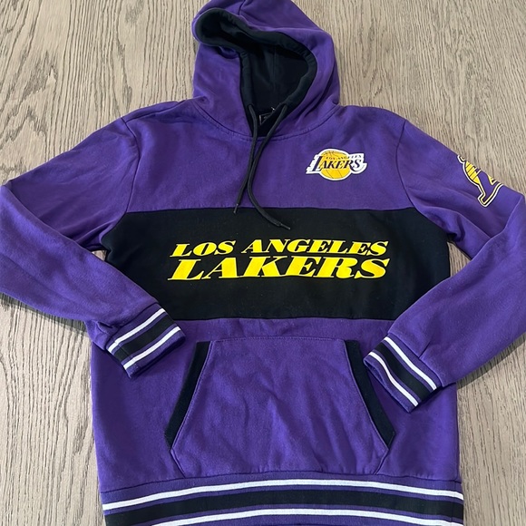 NBA Tops - LA Lakers hoodie size small